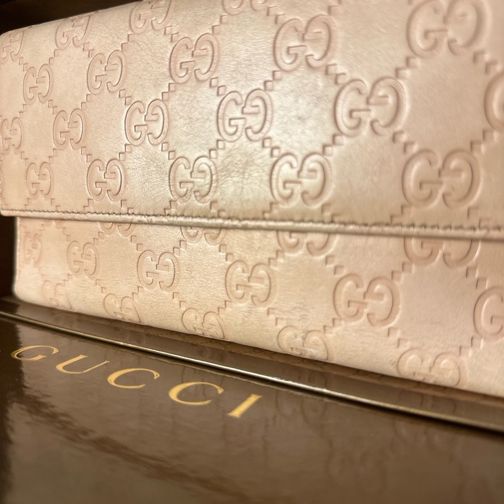 Gucci Guccisima Blush Embossed Wallet - Picture 10 of 11